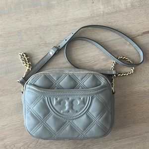 Tory Burch camera bag. Soft leather. Gray.